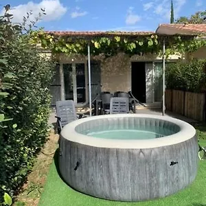 Hébergement de vacances En Provence, Jardin Privatif Avec Jacuzzi